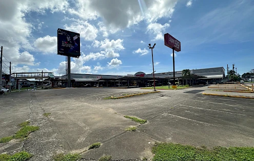 Alquiler de local en Centro Comercial El Faro (Avenida Domingo Diaz)