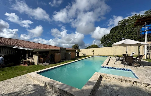 Home with Pool on a 2,239 m² Lot