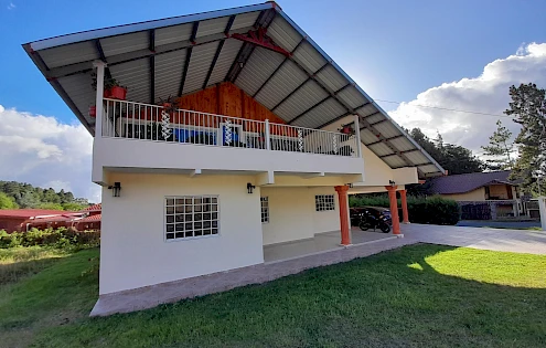SPACIOUS, SEMI-FURNISHED HOUSE FOR SALE