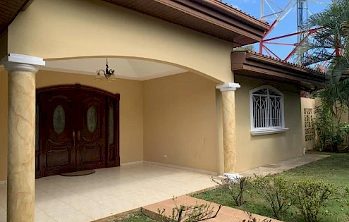 Venta de casa en Urbanización Maria Leticia, La Chorrera