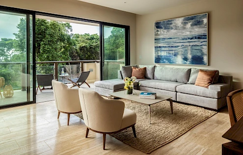 La Peninsula Club Residence