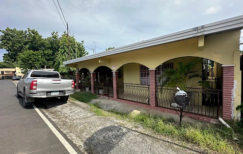 For Sale House in Las Tablas