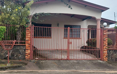 VENTA CASA EN BRISAS DEL GOLF
