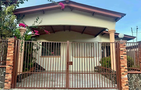 VENTA CASA EN BRISAS DEL GOLF