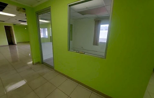 SE ALQUILA LOCAL COMERCIAL EN ZONA LIBRE 77 M2