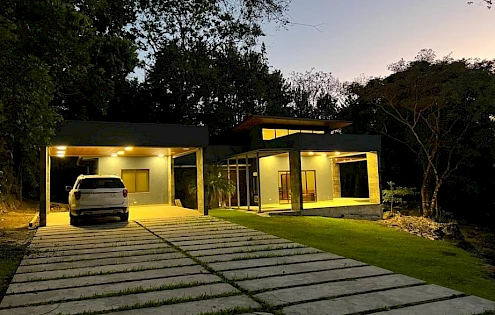 Venta de casa de montaña en Altos del María