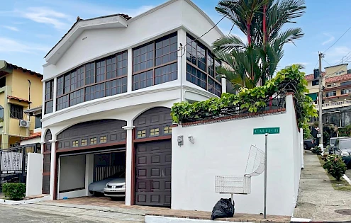 CASA EN VENTA URB. LIMAJO