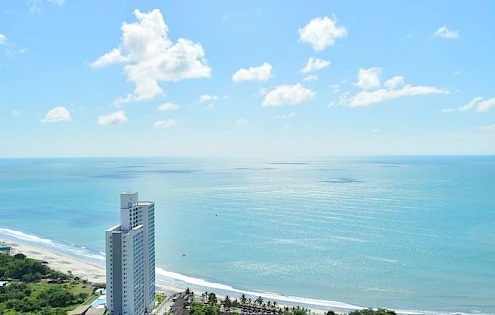 Maravilloso condominio de 2 dormitorios y 2 baños frente al mar