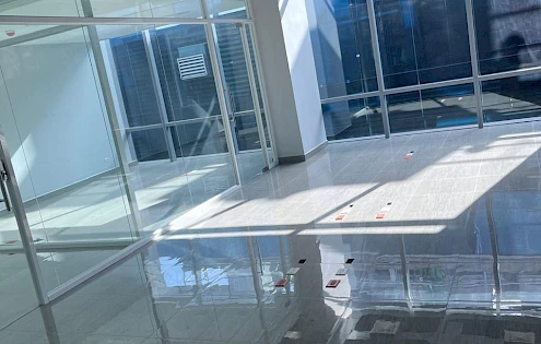 Alquiler de oficina de 135mts2, en Santa María Bus