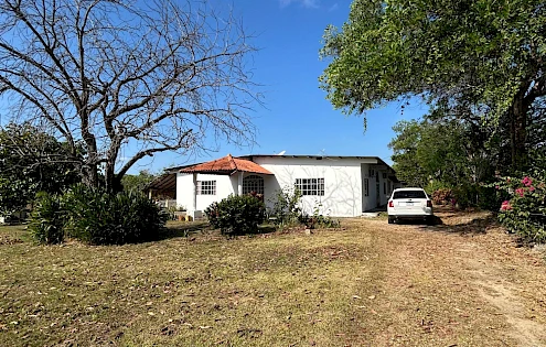 HOUSE WITH LAND FOR SALE IN PENONOME