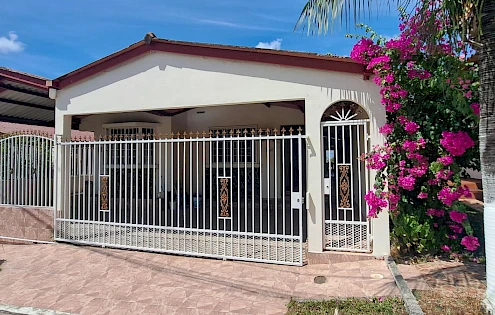 House for sale in Villa Lucre, San Miguelito