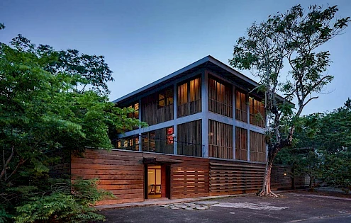 Casa con piscina en la selva tropical panameña en Gamboa