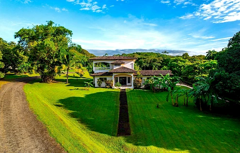 Casa de 4 Recámaras en Venta en Rincon Beach Estates Boca Chica