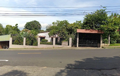 Oportunidad de inversión:casa para hostal,David,Chiriquí;a lado de terminal