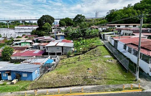 En Venta 423.37 m², en Villa Guadalupe, con Zonificación RE