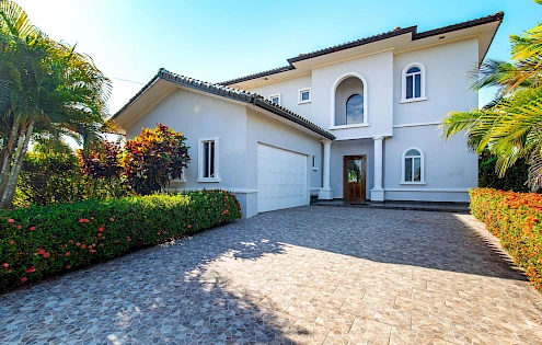 Magnífica Casa de Playa en Playa Barqueta Panamá
