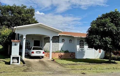 HOUSE FOR SALE ON BOULEVARD DE LAS TABLAS