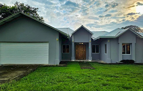 Residence for sale in Las Lajas