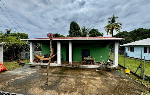 Venta de casa en el centro de Pedasí.